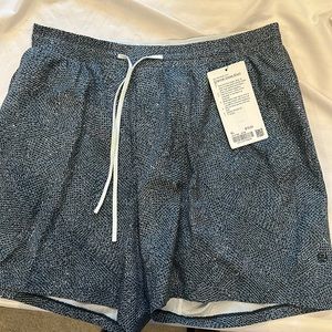 Lululemon 7” shorts
